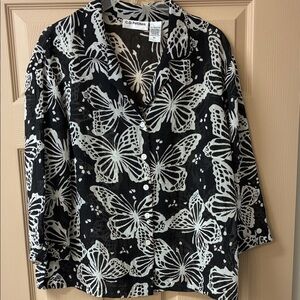 C.D. Petites Black Butterfly Button-Down Blouse